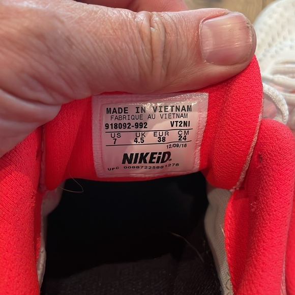 Almost New Womens Nike Air Max 2017 Pure White/Pink - Picture 6 of 8